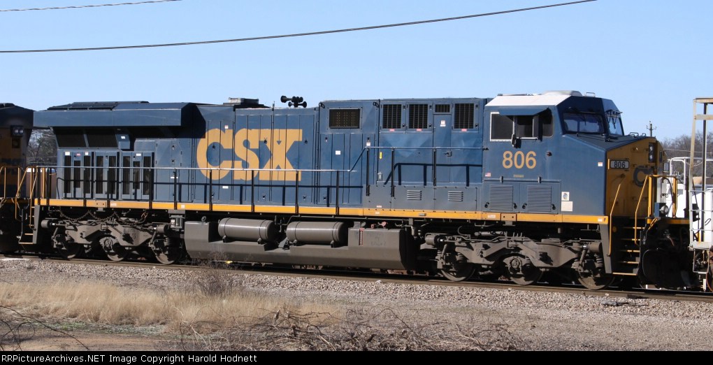 CSX 806 is missing its lightning bolt